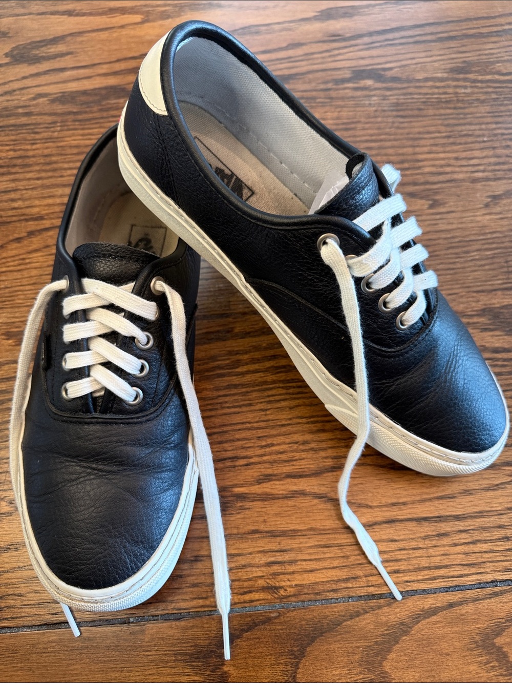 Vans Black Leather Low Top Sneakers White Contrast Classic Skate Shoes M 9 1/2